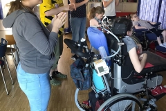 Gemeinsames Spiel mit Kindern aus der Wohngruppe