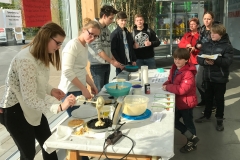 Waffelnbackaktion im Moebelhaus